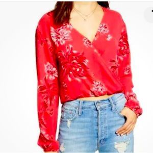 Minkpink floral crop top Crossbody with drawstring at bottom. Size XS